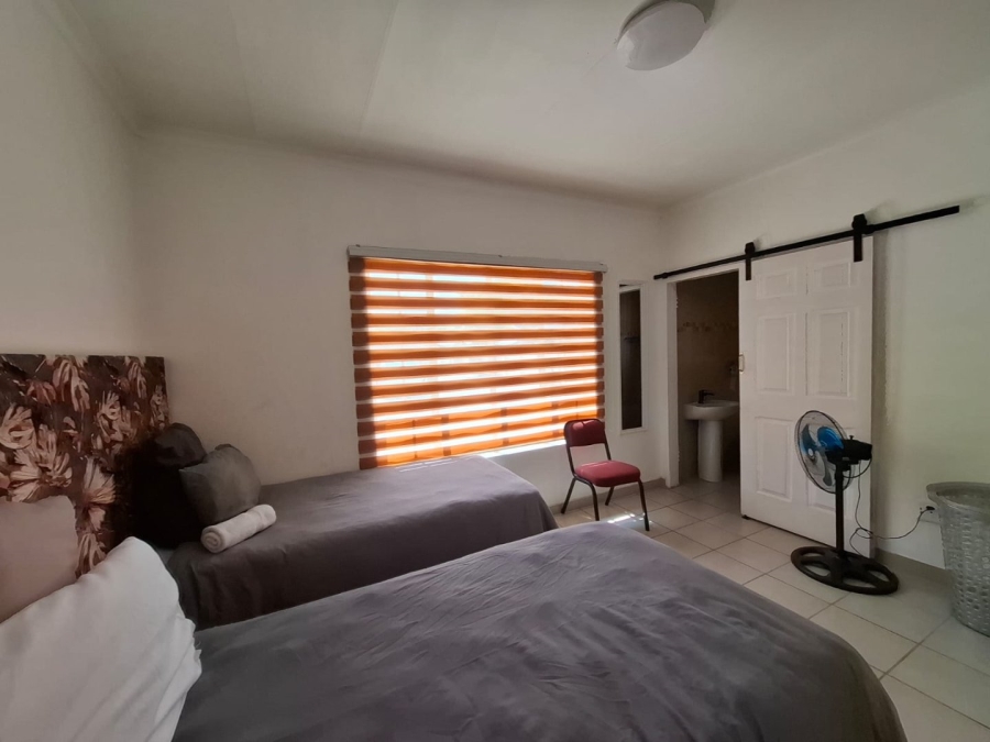 5 Bedroom Property for Sale in Oos Einde North West